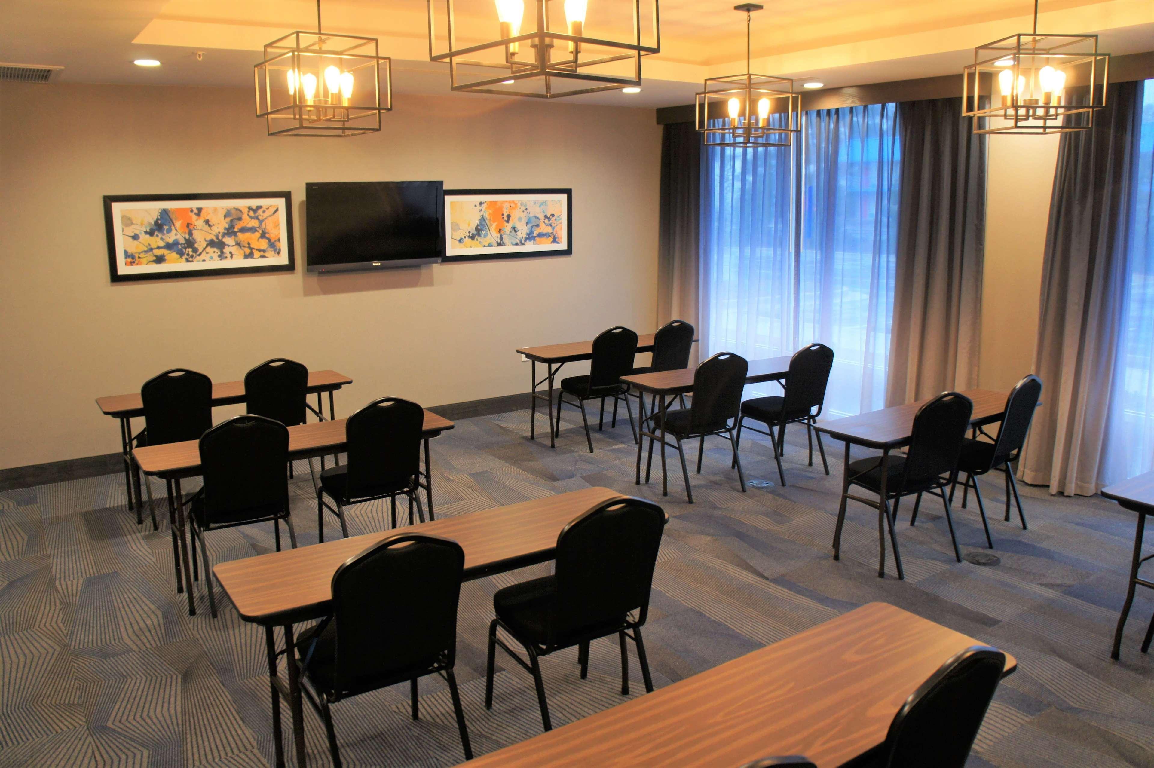 La Quinta Inn & Suites By Wyndham Oxford Bagian luar foto