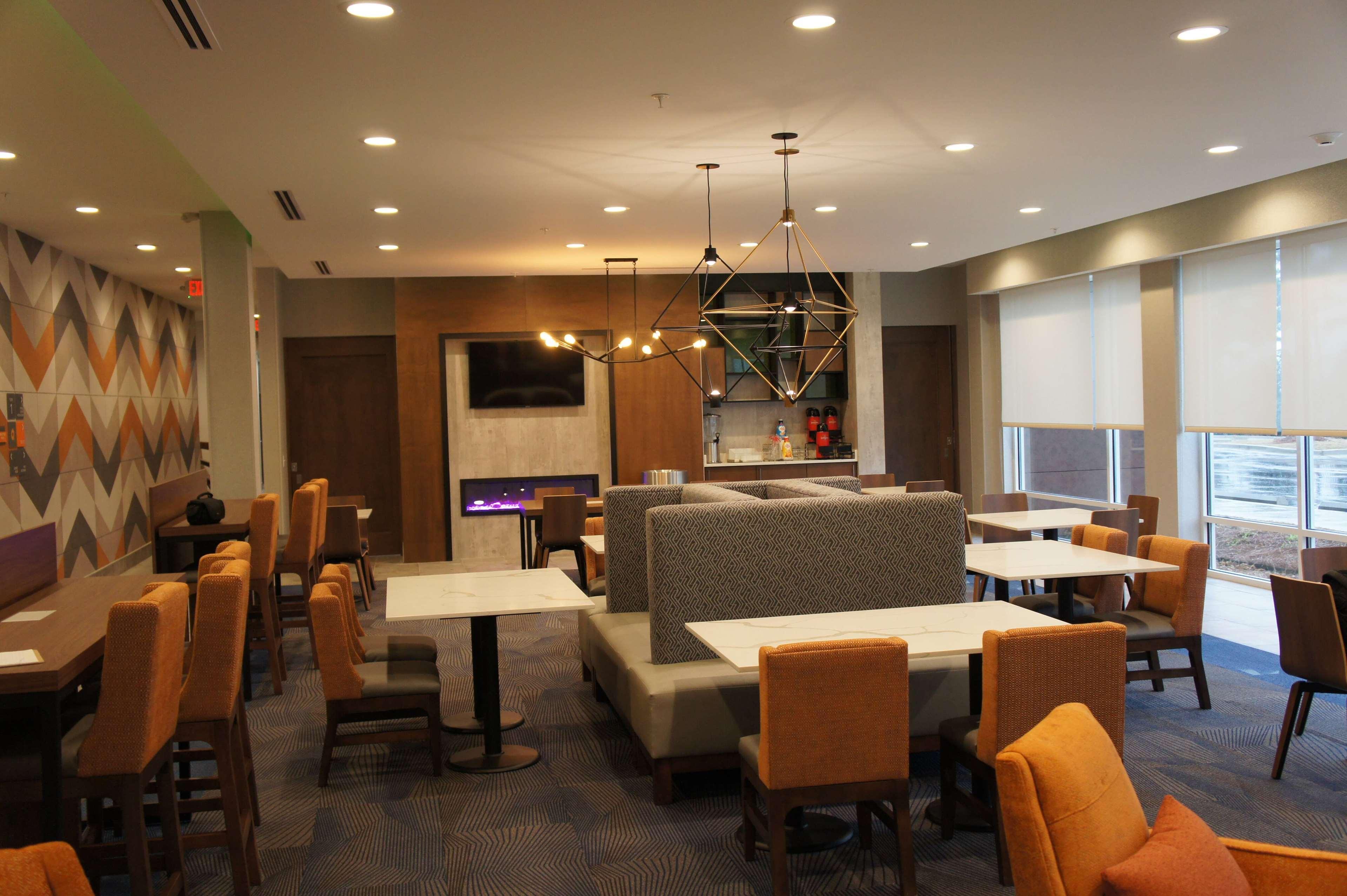 La Quinta Inn & Suites By Wyndham Oxford Bagian luar foto